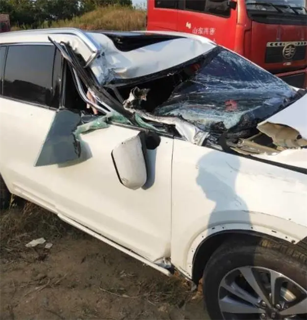 接连高速追尾 车主反馈理想ONE更新后货车并线预警功能过于敏感