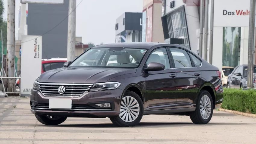 2019年家用轿车销量前两名 你怎么选？