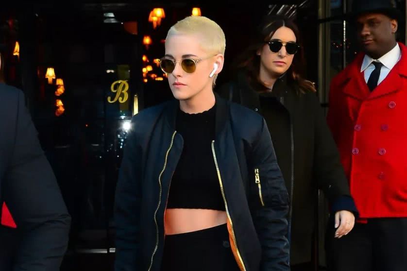 单靠耳机就能撑起万亿市值,苹果把airpods做成了信仰