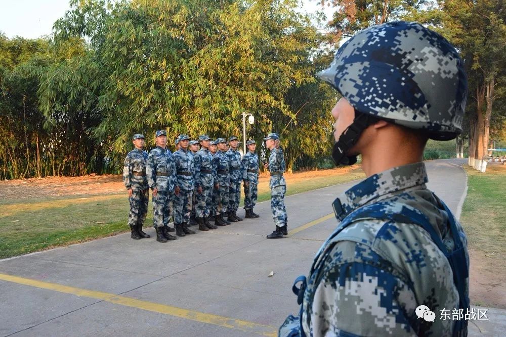 关注这些空军新兵下连后连收7份大礼