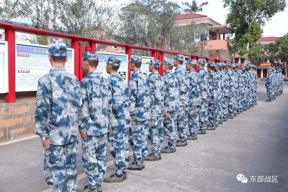 关注这些空军新兵下连后连收7份大礼