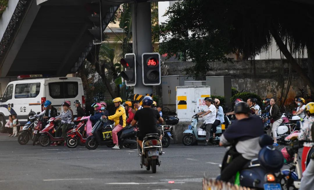 这辆车,为啥让人左右为难?|海口_新浪财经_新浪网