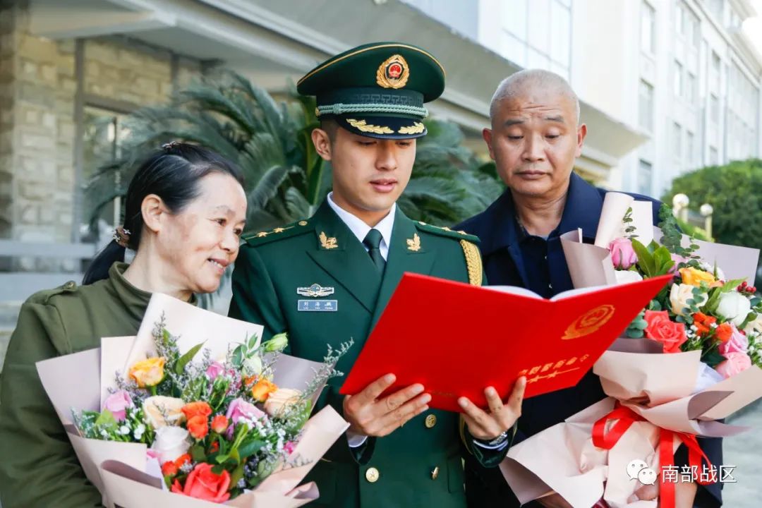 军人晋衔军属最开心