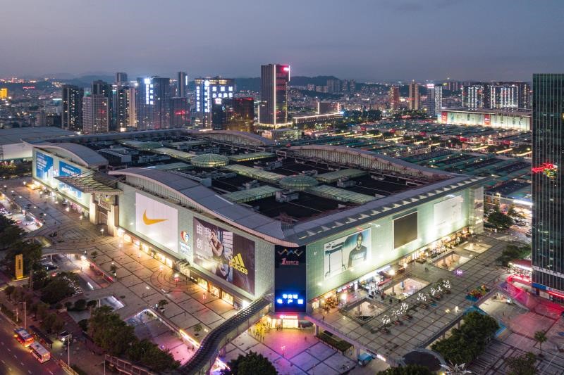 华南城变革图谱抢抓直播风口引入第四代万达广场