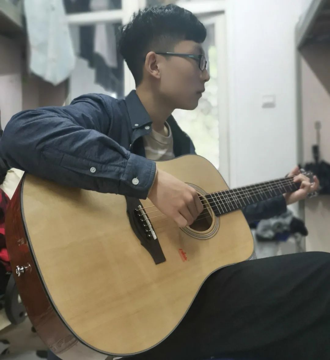 集体深造优秀的成电工科男爱学习也会生活