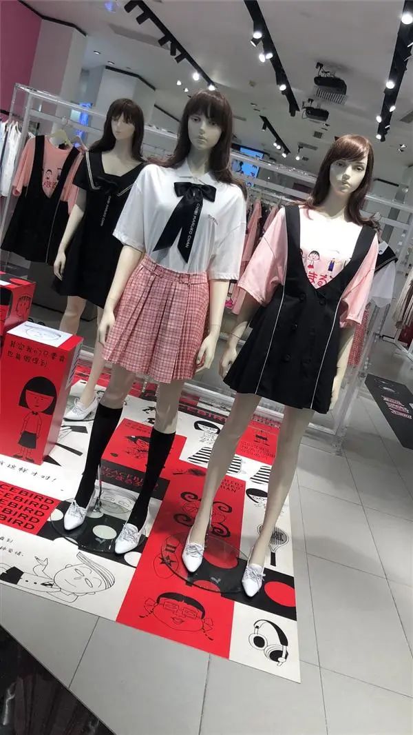 另眼看服装 直男真的喜欢jk制服吗 安踏成接盘侠 手机新浪网