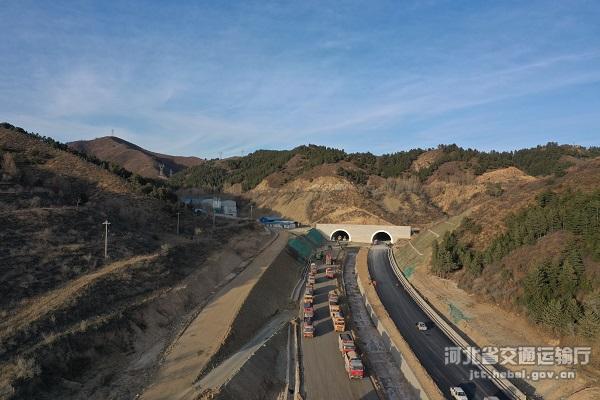 河北延崇高速赤城支线延伸工程完成投资3122亿元图