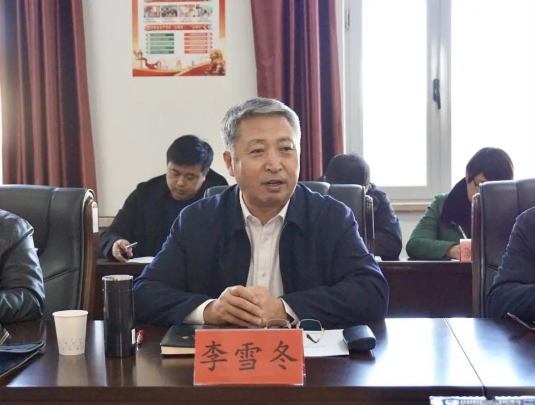 兴安盟生态环境局党组书记,局长李雪冬发言本次恳谈会将兴安盟生态