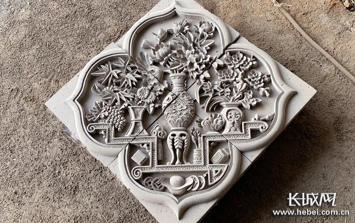 组图齐家佐古建砖瓦制作一块方砖传承百年技艺