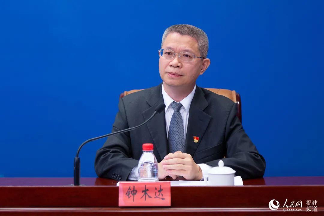 福建省商务厅党组成员,副厅长钟木达发布会上,钟木达介绍了福建商务