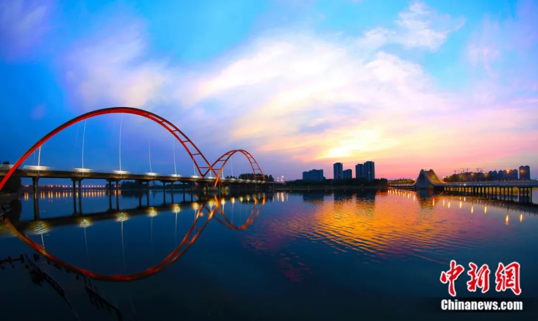 潍河大桥之夜.潍坊市政府新闻办供图