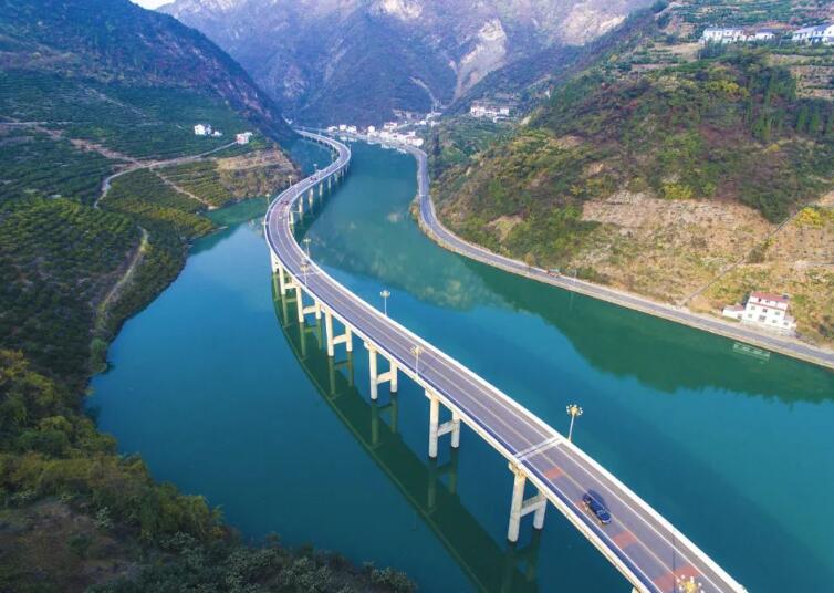 △湖北宜昌兴山县水上公路