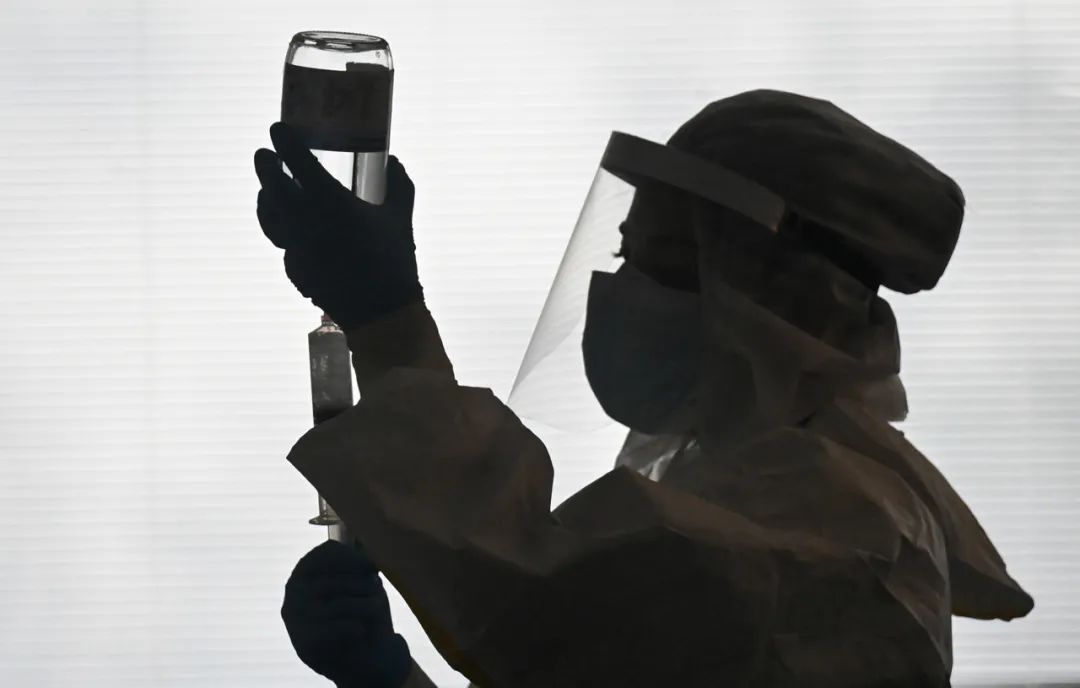 意大利的医护工作者 2020年11月15日 图片来源：新华社