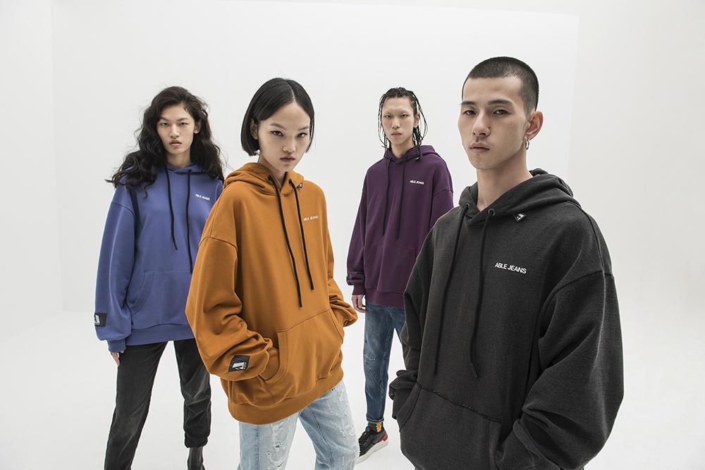 able jeans 2020冬季大片摩登上演 探索都市街头 创造无限可能