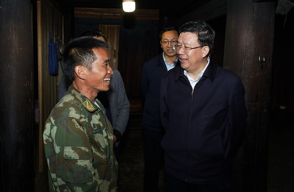 夏红民在从江县宣讲党的十九届五中全会精神并督战脱贫攻坚工作时强调