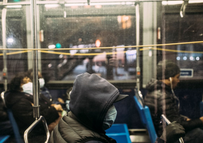 【战疫全时区】美国单日新增确诊病例逾16万例 累计超1150万例