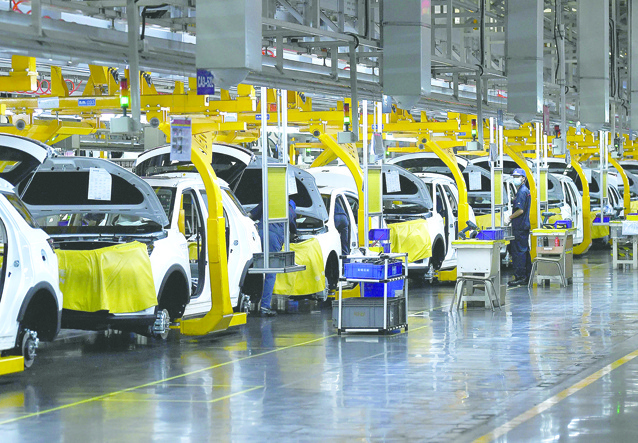 重庆一汽车生产车间视觉中国图