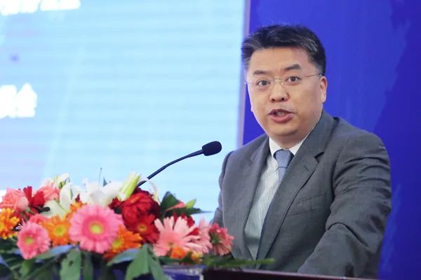三亚市委书记童道驰落马，前一天仍参加学习，曾长期在证监会任职