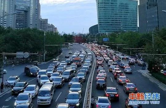 连卖酒的五粮液都玩“跨界造车”，企业们砸钱是为了造好车吗？