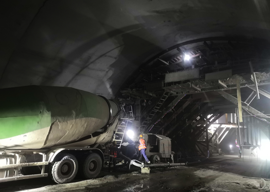 重庆:两江隧道二衬浇筑完成