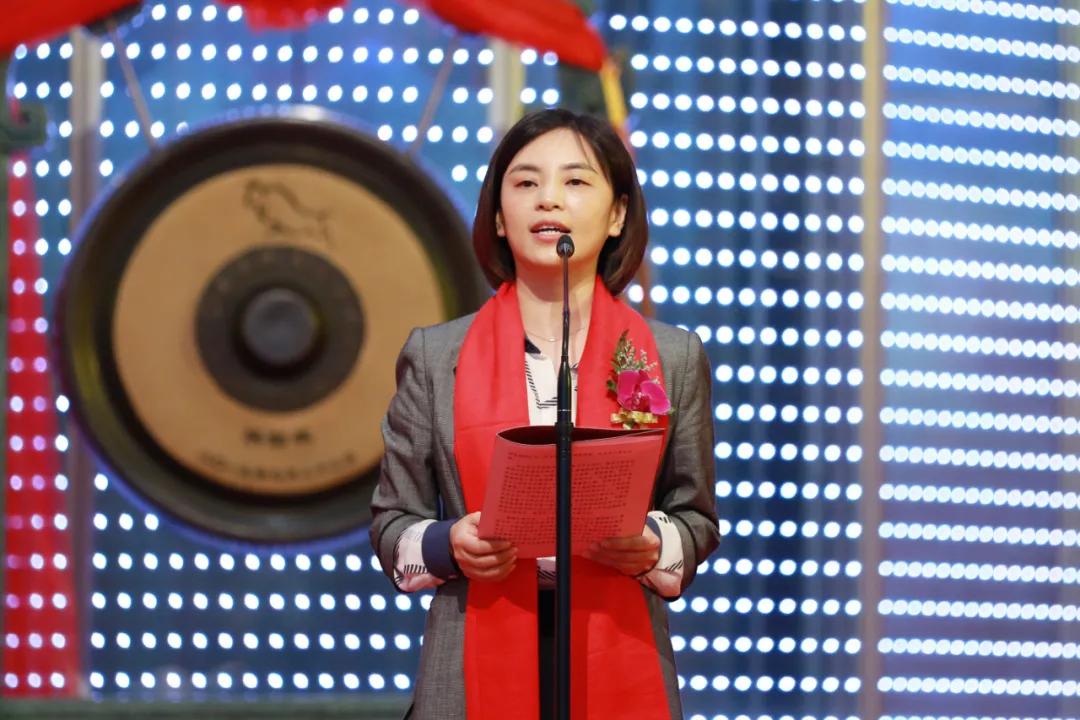 美的创始人何享健大笔套现56亿其女儿何倩嫦公司刚上市