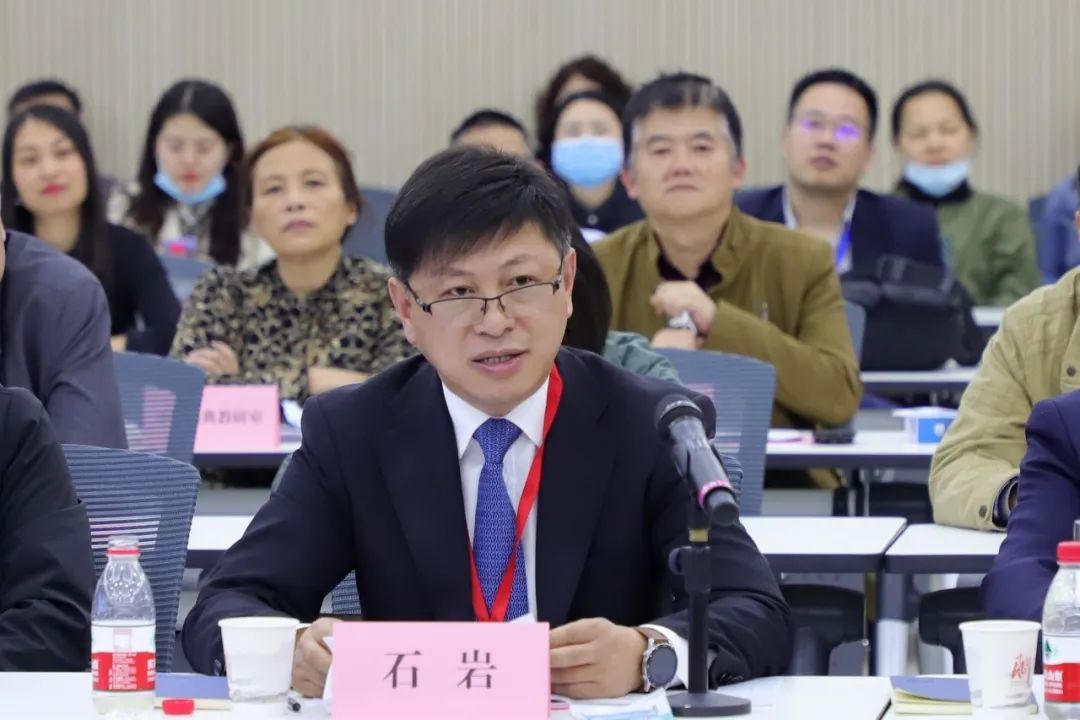 专家组副组长石岩宣读反馈意见在11月19日举行的考察意见反馈会上