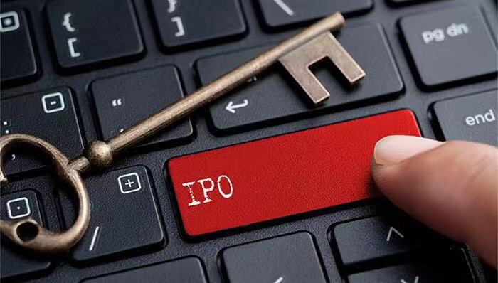 上市即巅峰？硬核拆解物业股百倍市盈率