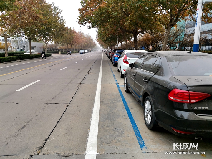石家庄市高新区一非机动车道宽度仅为70厘米