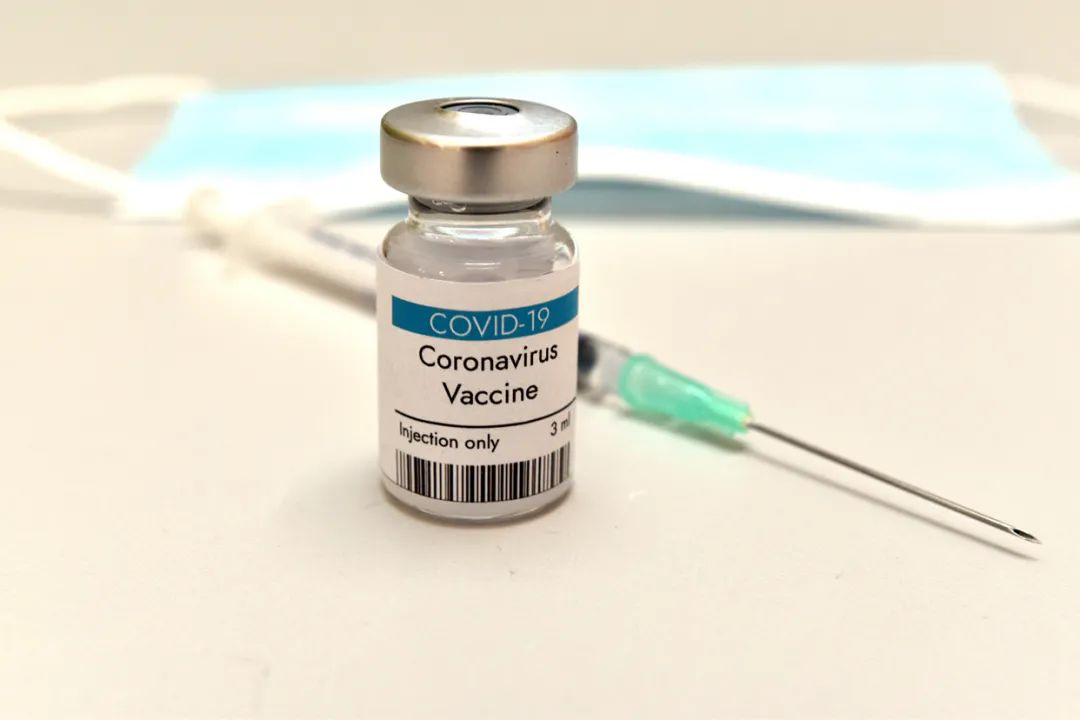 最快12月1日开打美国的新冠疫苗英国先打上了