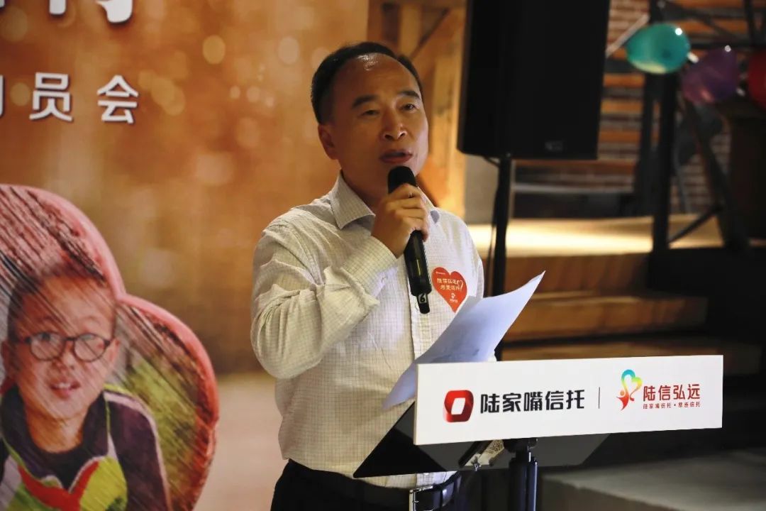 党委书记,董事长黎作强在募捐现场讲话党委副书记,总经理崔斌作动员