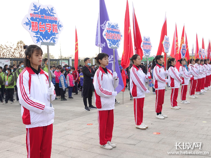 邢台市第二届冰雪运动会运动员代表团。 长城网记者 魏亚慧 摄