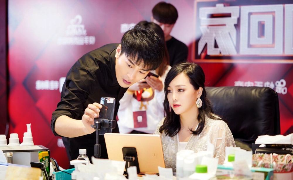 辛巴和老婆初瑞雪(图:辛巴微博)