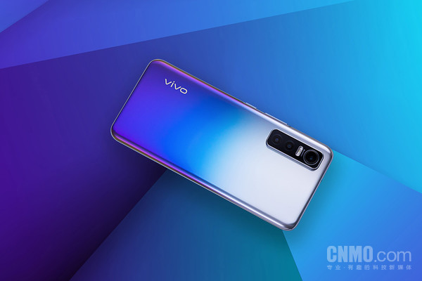 CNMO|轻薄自拍神器vivo S7e评测：你的美丽就由它来守护！