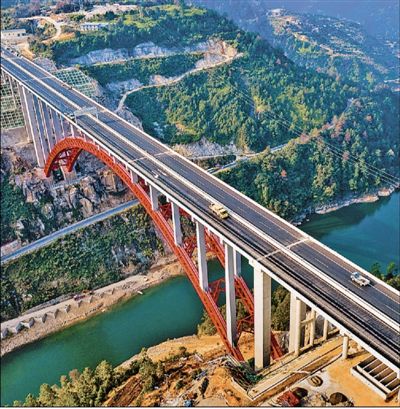 11月24日,浙江省文泰高速顺利通过交工验收,标志着这条高速公路已具备