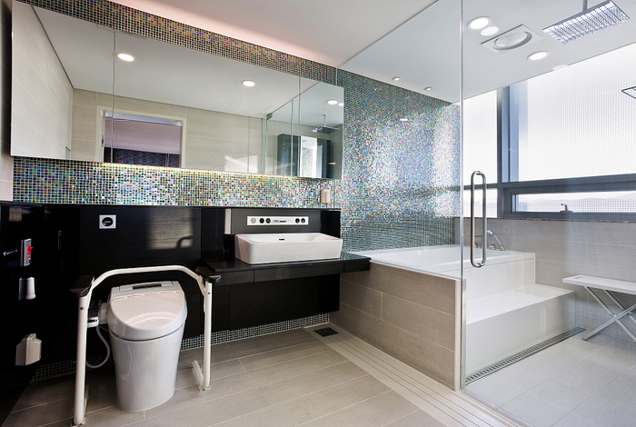 看似干净却越洗越脏 这种马桶盖建议你别买 智能马桶 智能家居 新浪科技 新浪网