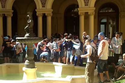 马拉多纳告别现场发生多起暴力事件 仪式提前结束