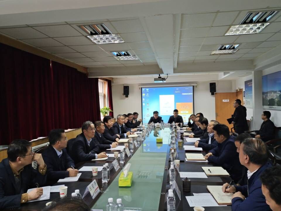 陕西煤业董事长_陕煤集团党委书记、董事长杨照乾带队赴国家矿山安监局汇报煤矿安全...