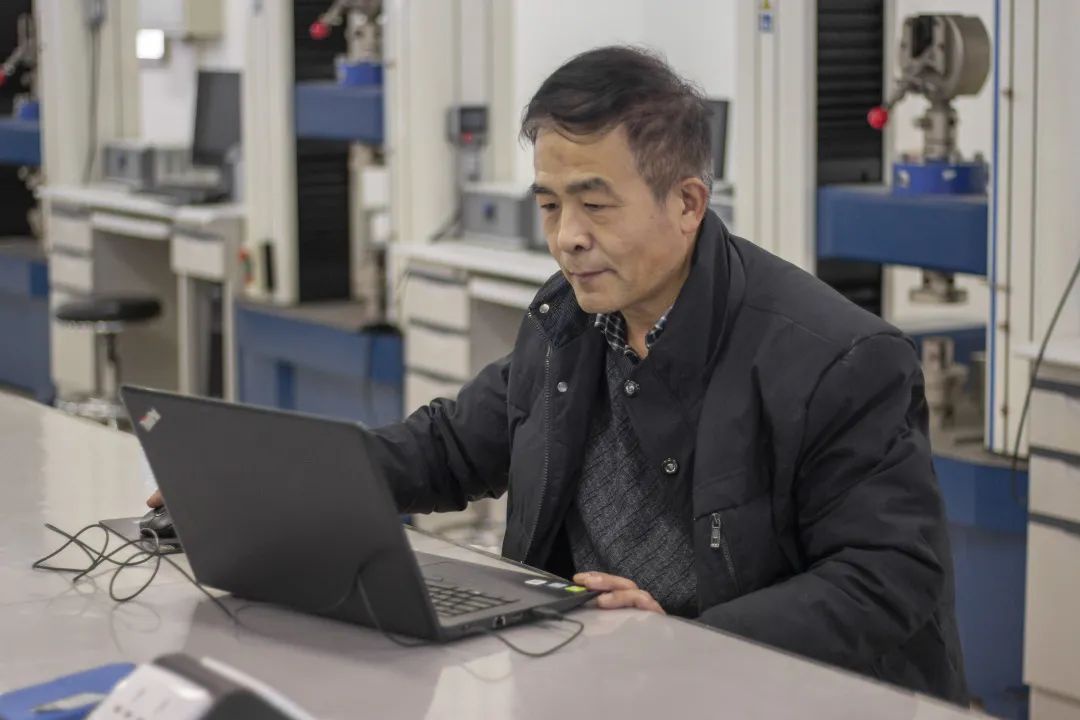 矿大人物王建强双师型教师的成长之路