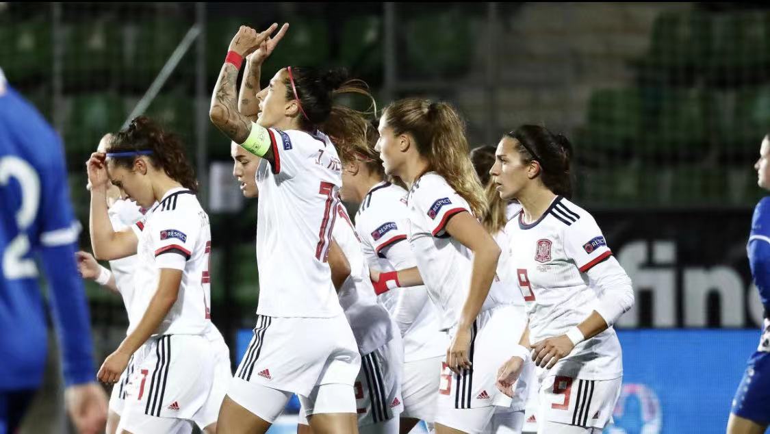 2020欧洲足球锦标赛_欧洲杯延期打乱C罗计划,明年就将36岁,伤病成为最大