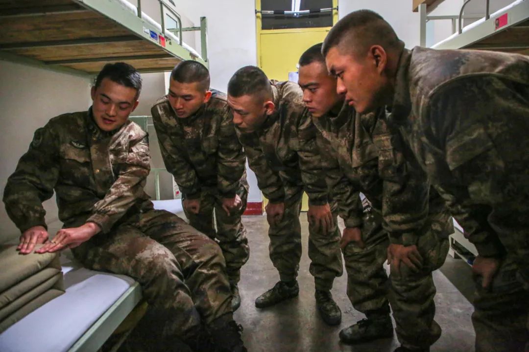 他们竟这样讲评班长