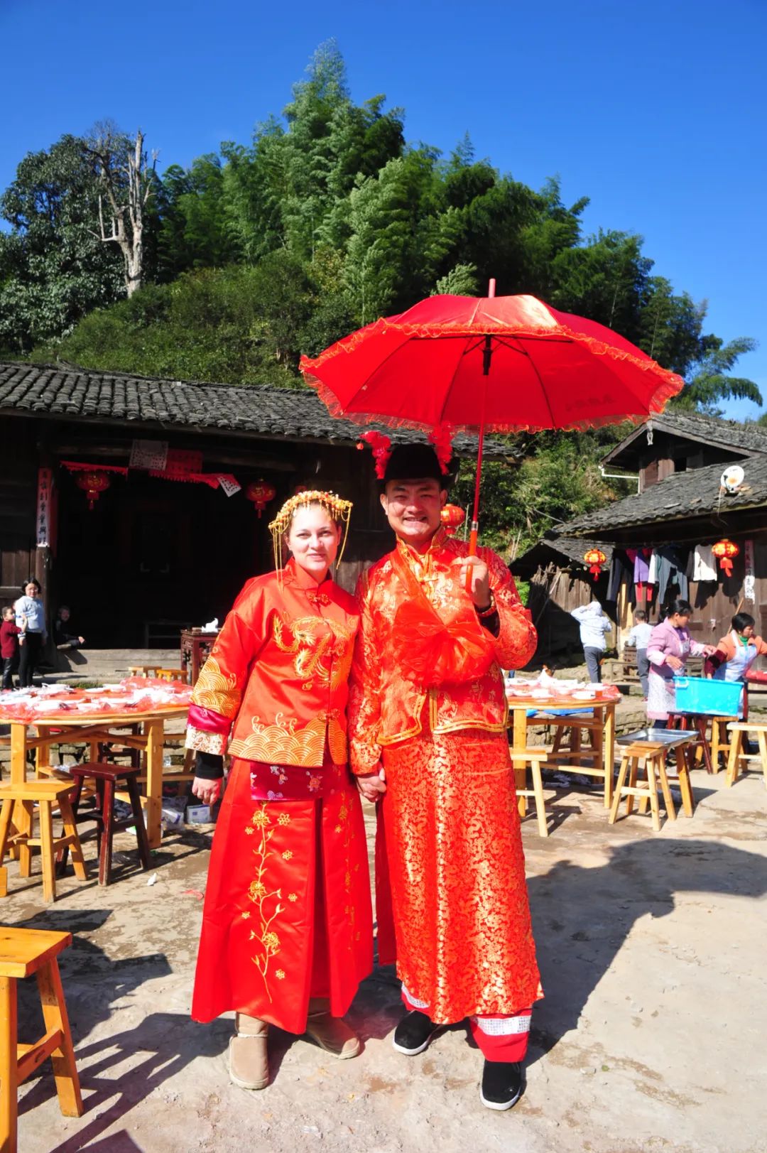 并被制作成《奇娜的礼物》纪录片播出