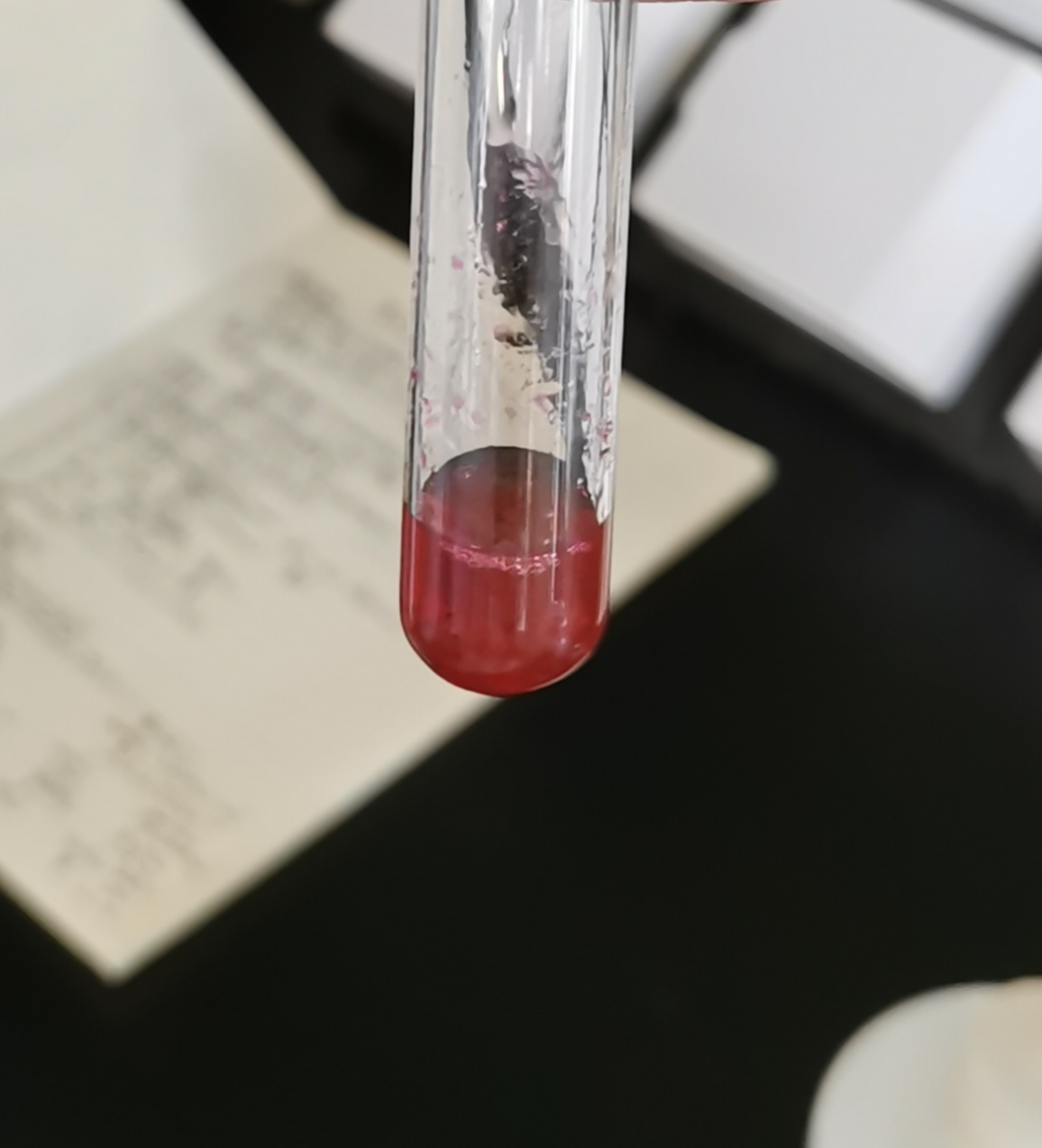 想起二价镍的铵离子配合物遇到了丁二肟就能触摸到宝石蓝色的空气仿佛