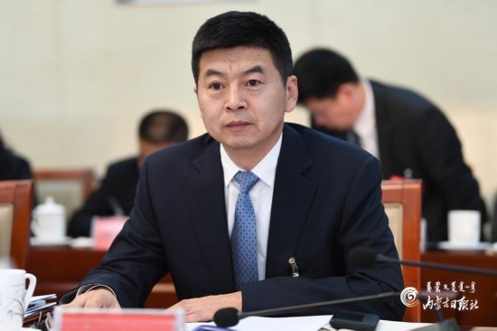 费东斌代表:确保与全国全区同步建成全面小康社会