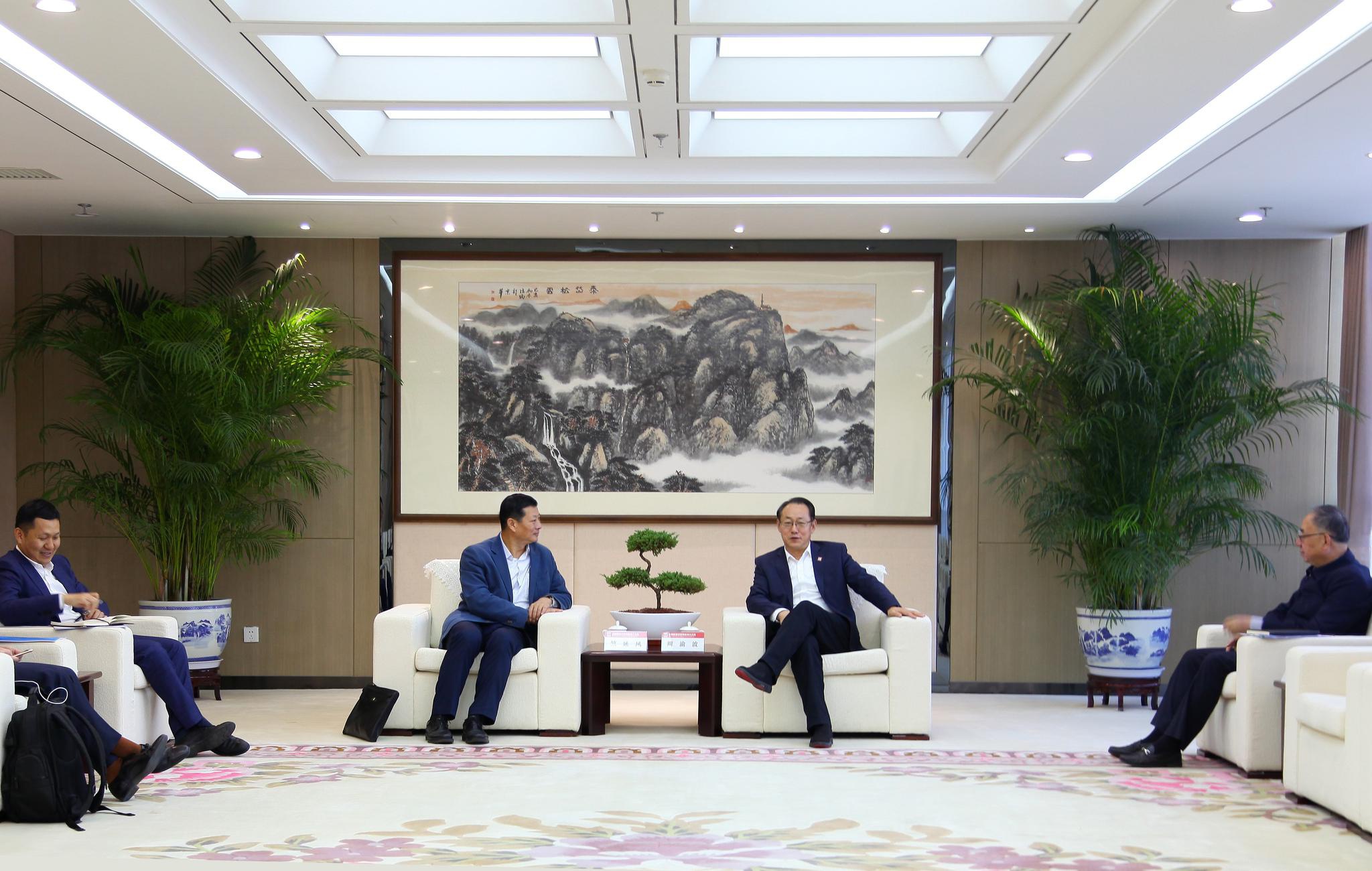 中国国新党委委员,总会计师刘学诗,东风公司党委常委,总会计师冯长军