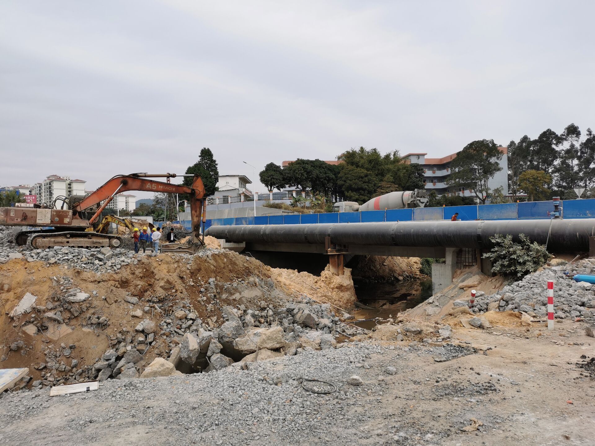 丹灶桥旧桥被拆除 江侨路改造工程进入收尾阶段