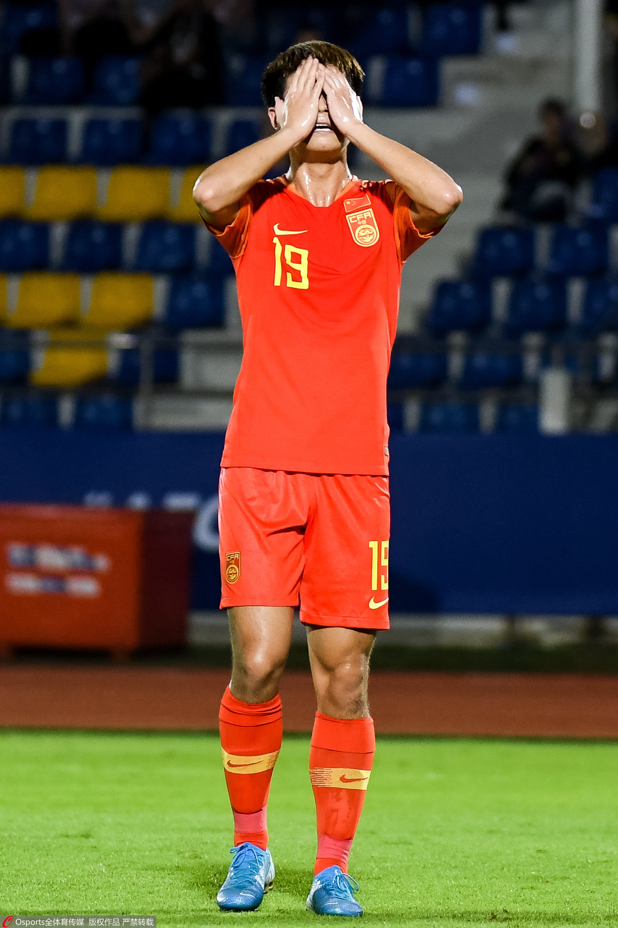 国奥装备等级落后 别老想着打团 先发育吧 手机新浪网