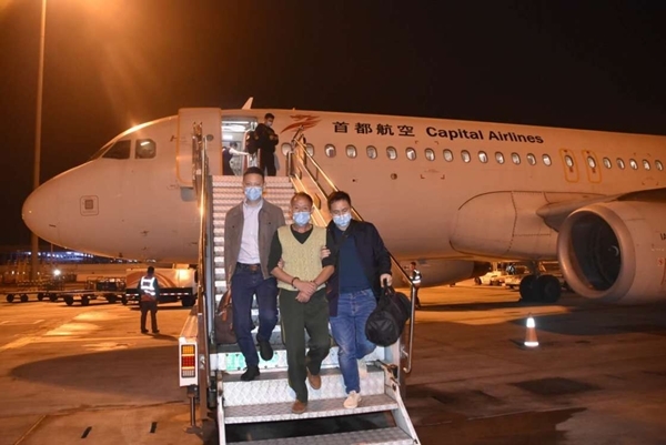 外逃23年“粮耗子”被抓捕归案：套取单位近50万 被抓时仅剩14元