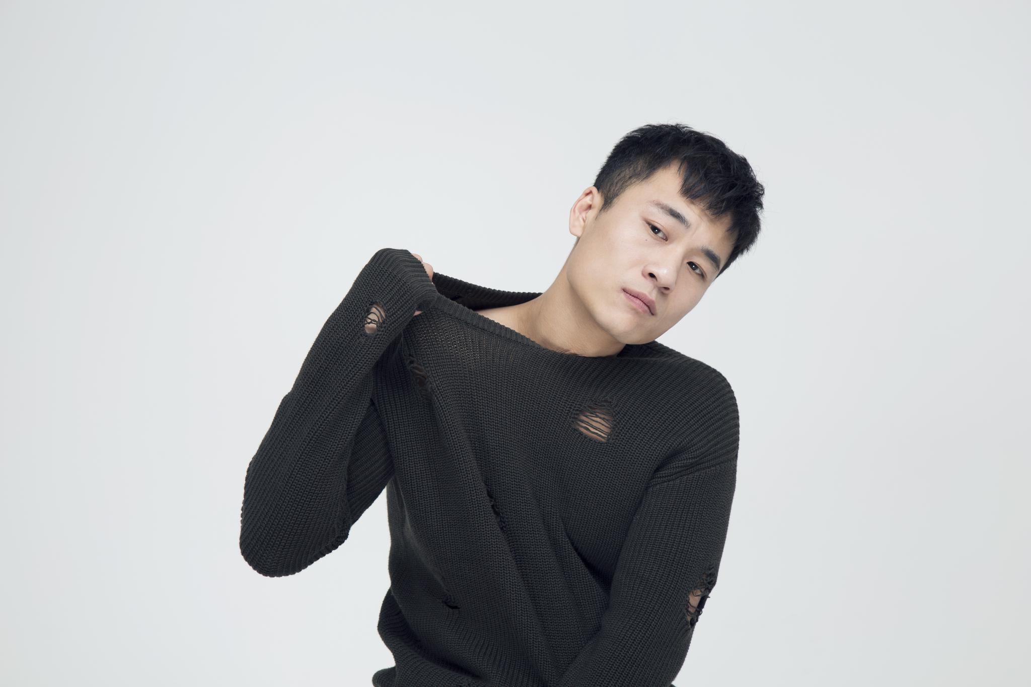 杨明鑫好演员站得了台中间也站得住台两边人气新锐