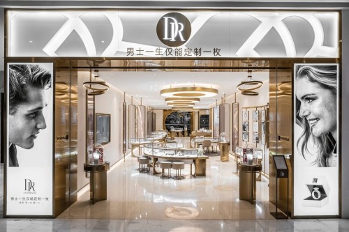 为什么每年竟有数以万计的情侣到dr钻戒体验店求婚?