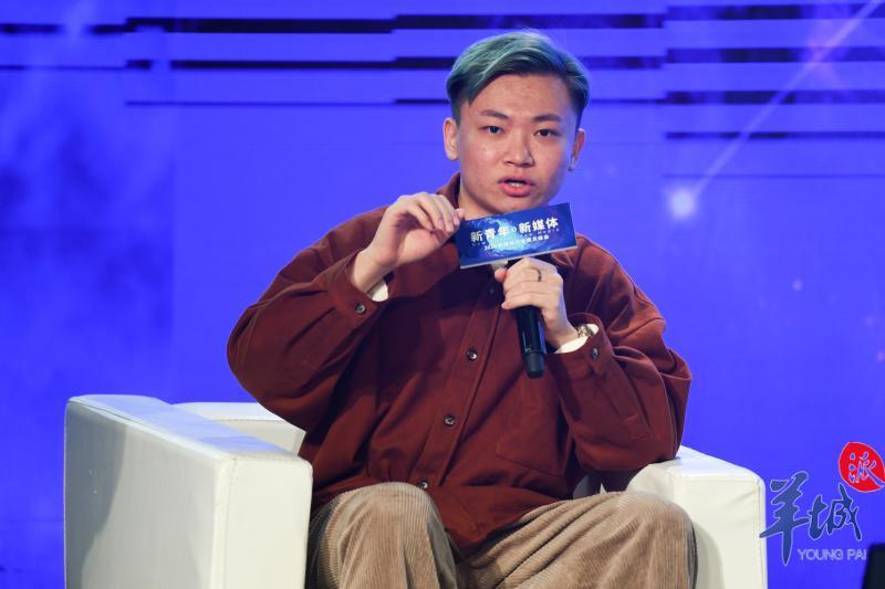 "杂乱无章"公众号创始人,主编张荆棘